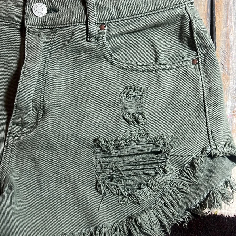 Pacsun Size 26 Shorts Womens High Rise Festival Sage Green Distressed. Size 26 - Picture 3 of 5